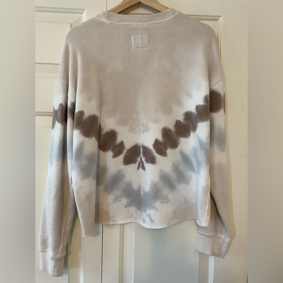 Abercrombie & Fitch cropped Tie-Dye Sweatshirt in Neutral Tones - Picture 5 of 6